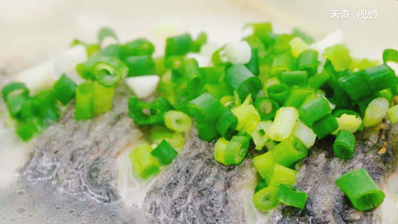鲫鱼豆腐汤